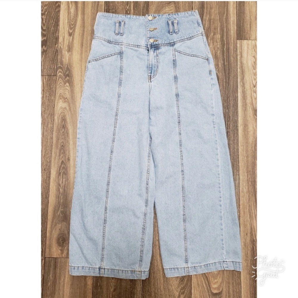 EUC! FOREVER 21 LIGHT WASH HIGH WAIST CULOTTE JEAN